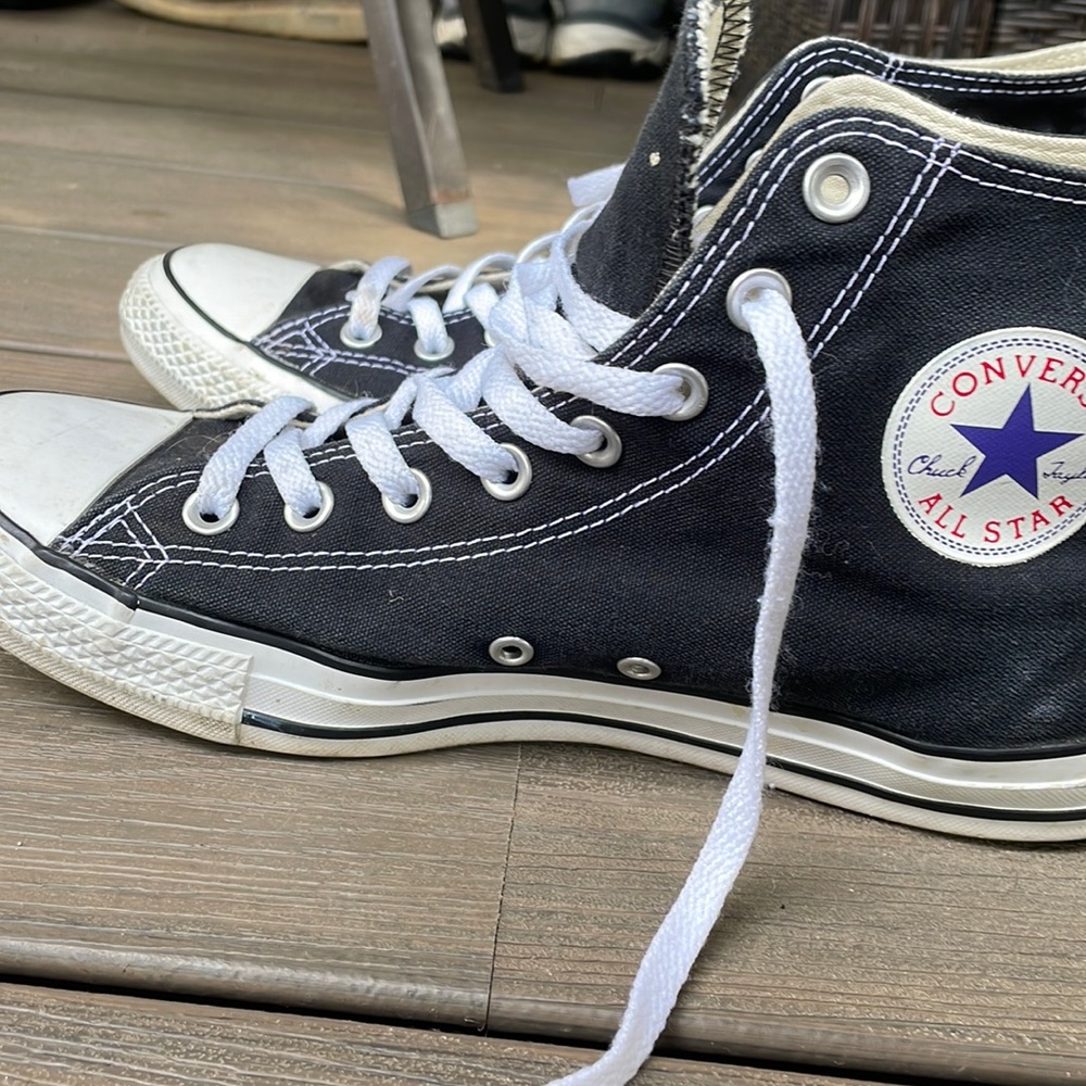 Good condition men’s high top converse